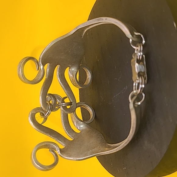 Hand made fork bracelet in silver color - Picture 5 of 12
